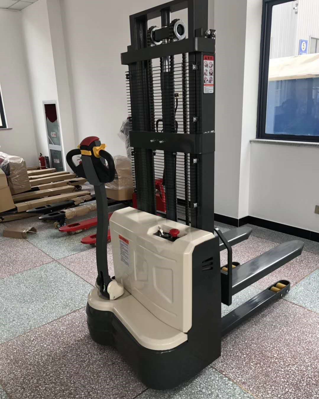 1.5 Ton Electric Pallet Stacker with 3000mm Lift Height 24V Battery